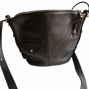 THE MARC JACOBS | The Mini Sling Leather Crossbody